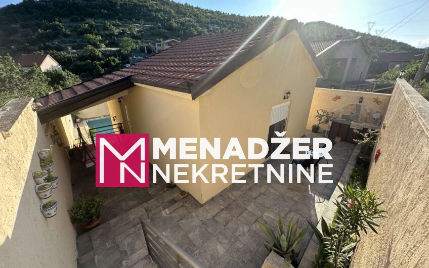 KUĆA NAMJEŠTENA 100 m2 SA BAZENOM – ROGAMI