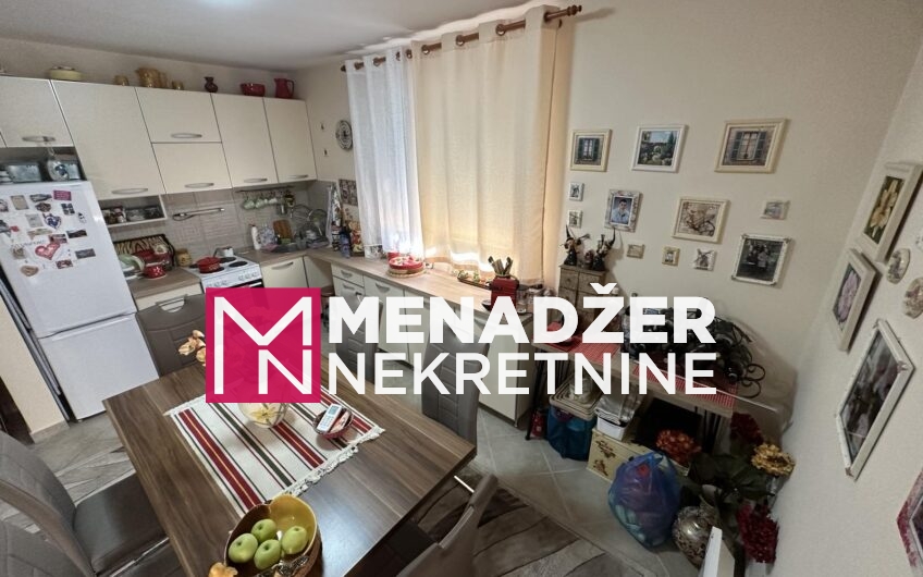 KUĆA NAMJEŠTENA 100 m2 SA BAZENOM – ROGAMI