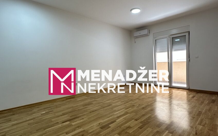 JEDNOSOBAN PRAZAN STAN 50 m2 – TUŠKI PUT