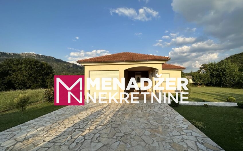 KUĆA NAMJEŠTENA 155 m2- PRIČELJE