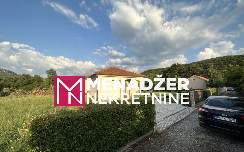 KUĆA NAMJEŠTENA 155 m2- PRIČELJE