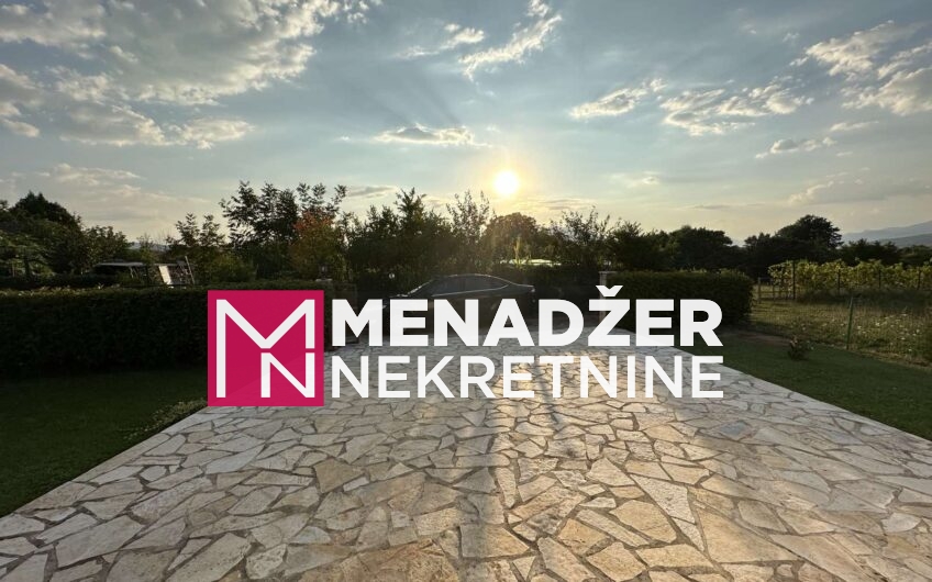 KUĆA NAMJEŠTENA 155 m2- PRIČELJE