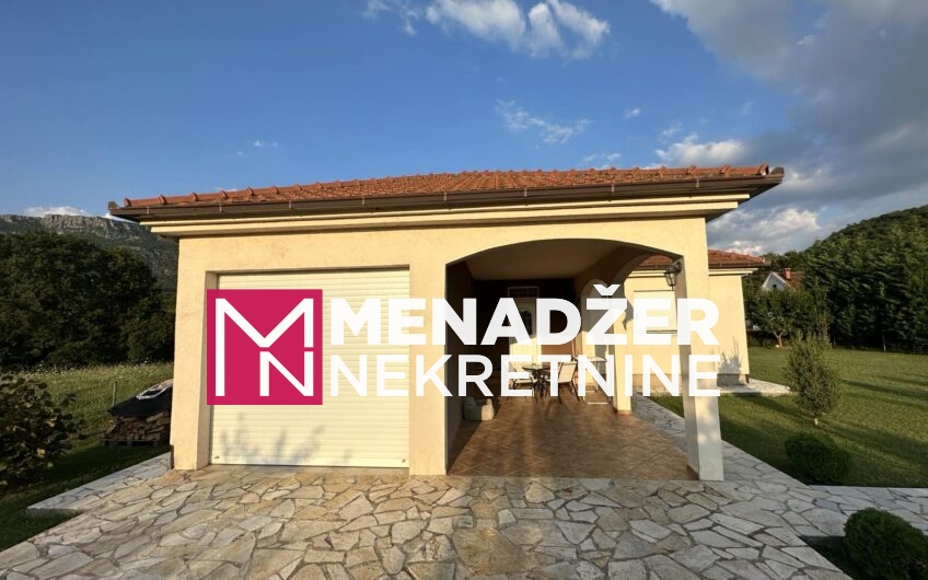 KUĆA NAMJEŠTENA 155 m2- PRIČELJE
