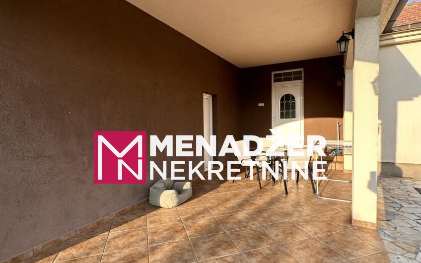 KUĆA NAMJEŠTENA 155 m2- PRIČELJE