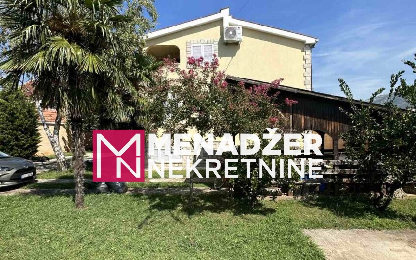 KUĆA LUX NAMJEŠTENA 300 m2- MASLINE