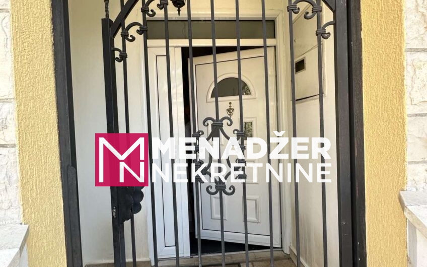 KUĆA LUX NAMJEŠTENA 300 m2- MASLINE