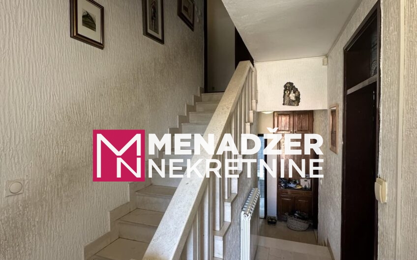 KUĆA LUX NAMJEŠTENA 300 m2- MASLINE
