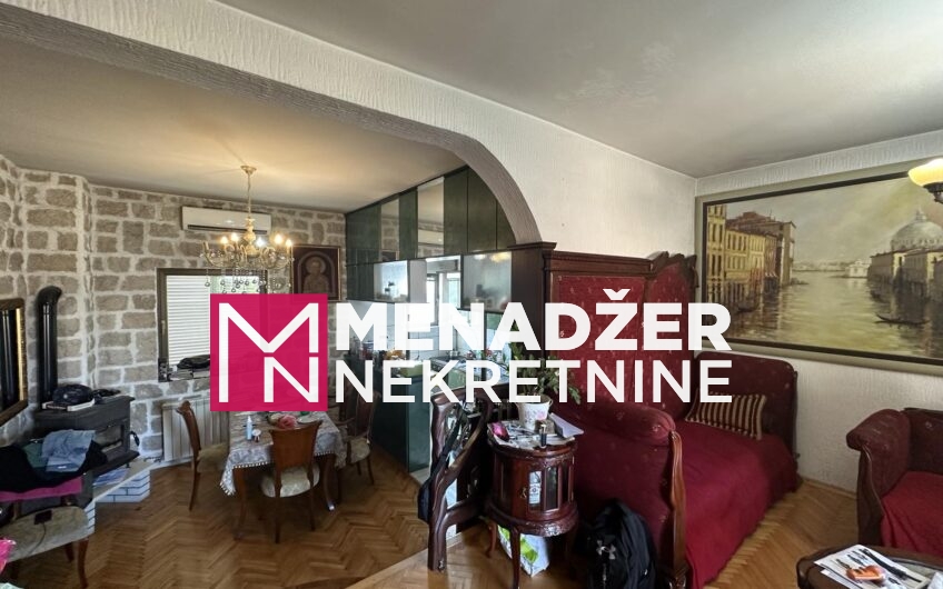 KUĆA LUX NAMJEŠTENA 300 m2- MASLINE