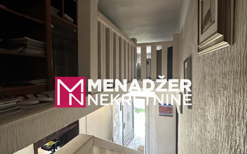 KUĆA LUX NAMJEŠTENA 300 m2- MASLINE