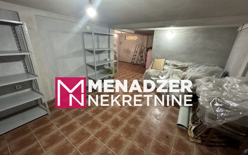 KUĆA 250 m2- PLAC 10 000 m2-DONJA GORICA