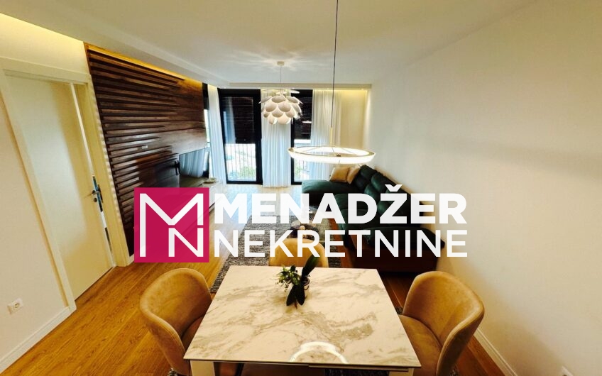 JEDNOSOBAN LUX NAMJEŠTEN STAN 57 m2 SA GARAŽOM-PREKO MORAČE-LINEA