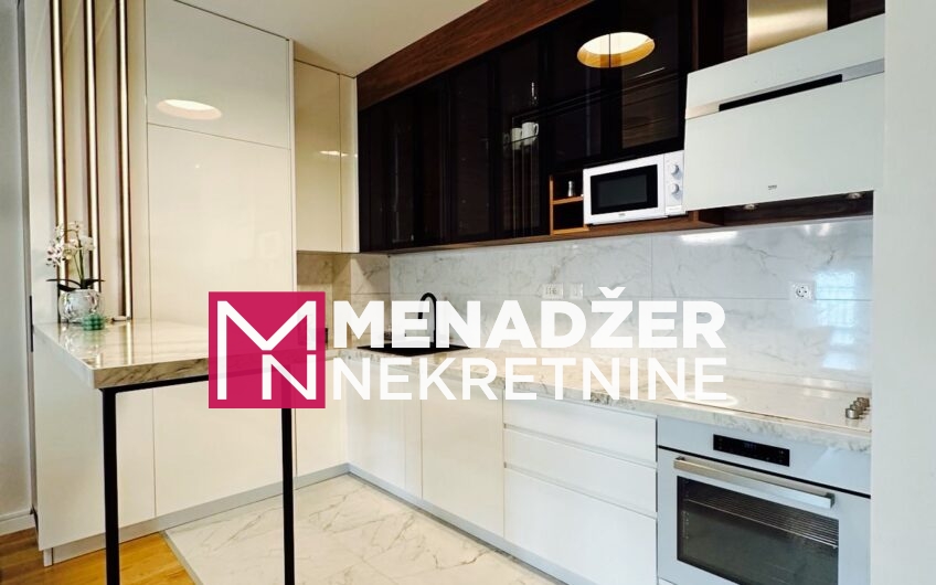 JEDNOSOBAN LUX NAMJEŠTEN STAN 57 m2 SA GARAŽOM-PREKO MORAČE-LINEA