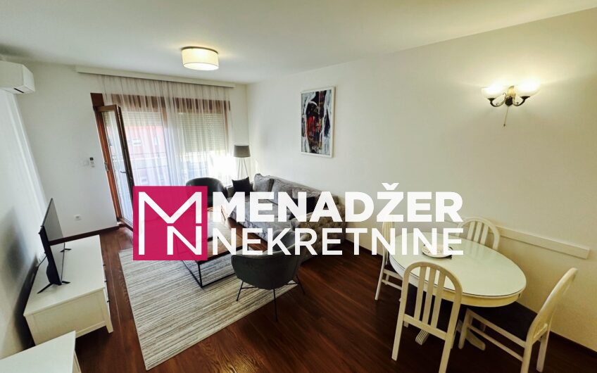 JEDNOSOBAN NAMJEŠTEN STAN 52 m2 SA GARAŽOM- MASTER KVART