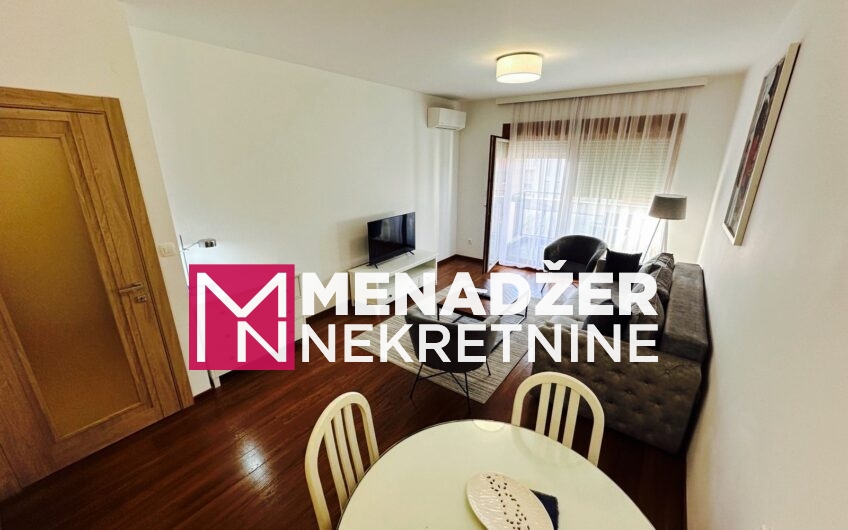 JEDNOSOBAN NAMJEŠTEN STAN 52 m2 SA GARAŽOM- MASTER KVART