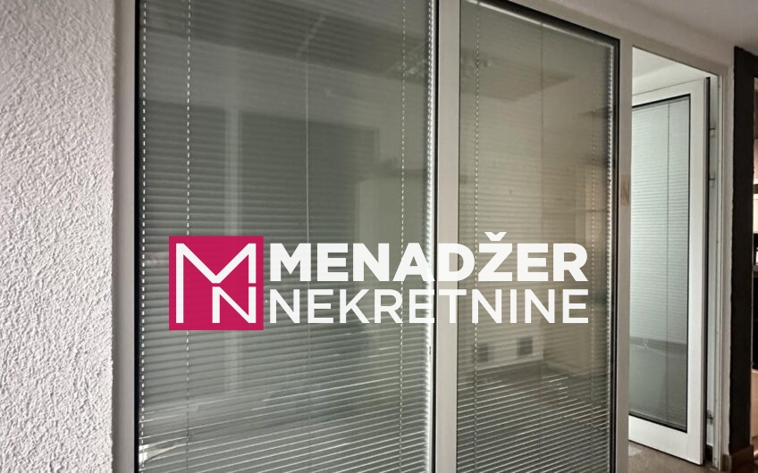POSLOVNI PROSTOR 22 m² – CENTAR