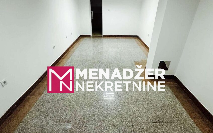 POSLOVNI PROSTOR 22 m² – CENTAR