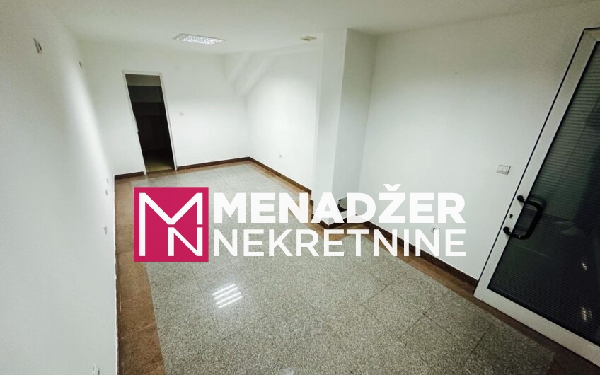 POSLOVNI PROSTOR 22 m² – CENTAR