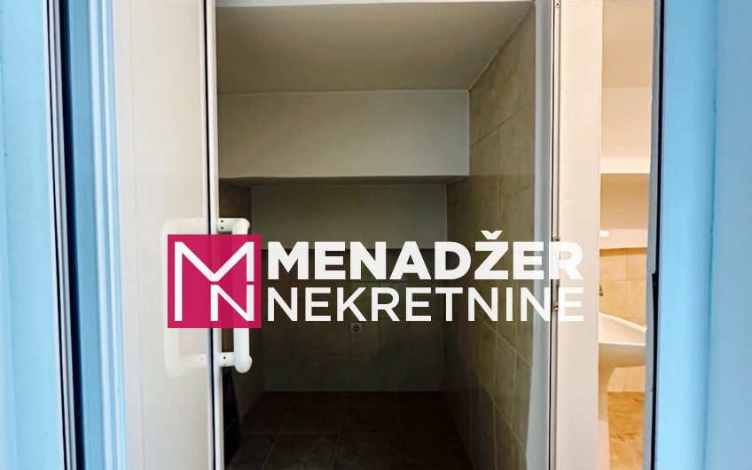 POSLOVNI PROSTOR 22 m² – CENTAR