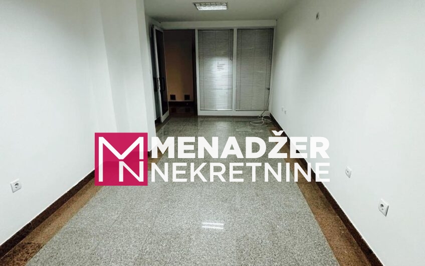 POSLOVNI PROSTOR 22 m² – CENTAR