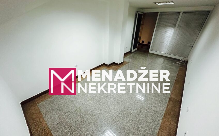 POSLOVNI PROSTOR 22 m² – CENTAR