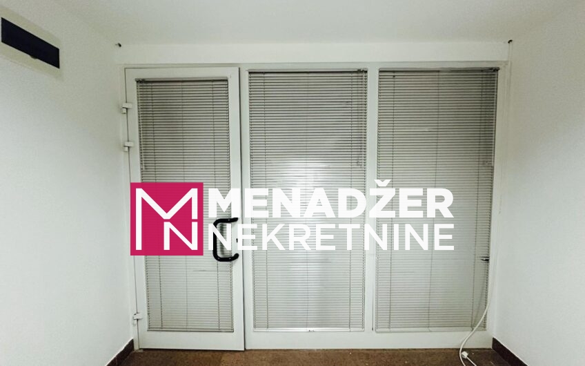 POSLOVNI PROSTOR 22 m² – CENTAR