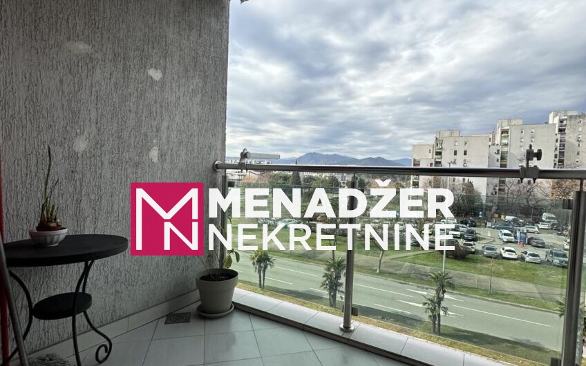 JEDNOSOBAN LUX NAMJEŠTEN STAN 53 m² – PREKO MORAČE