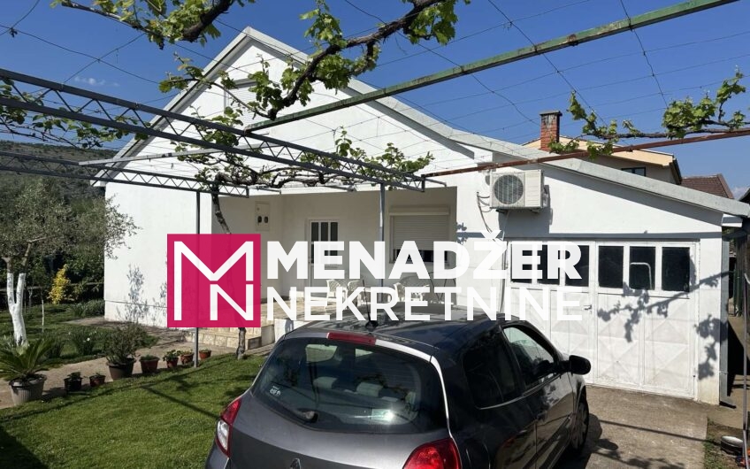 KUĆA 120 m2, GARAŽA 30 m2, PLAC 380 m2- TOLOŠI