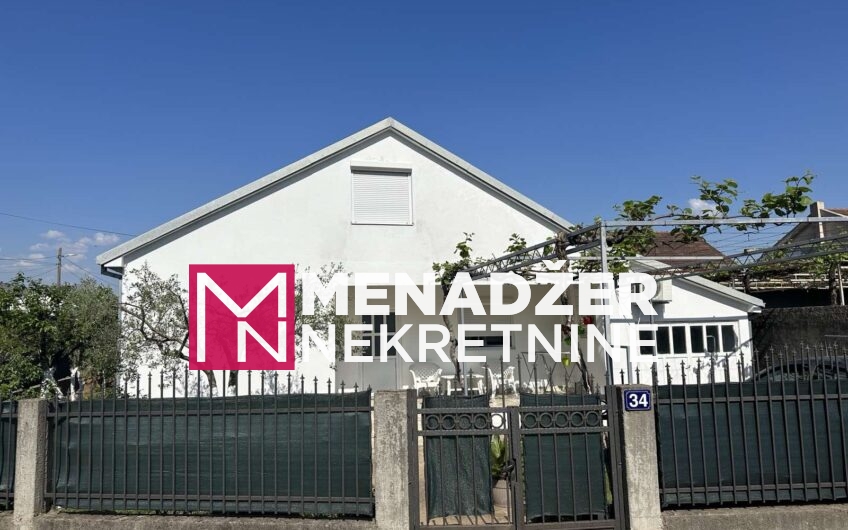 KUĆA 120 m2, GARAŽA 30 m2, PLAC 380 m2- TOLOŠI