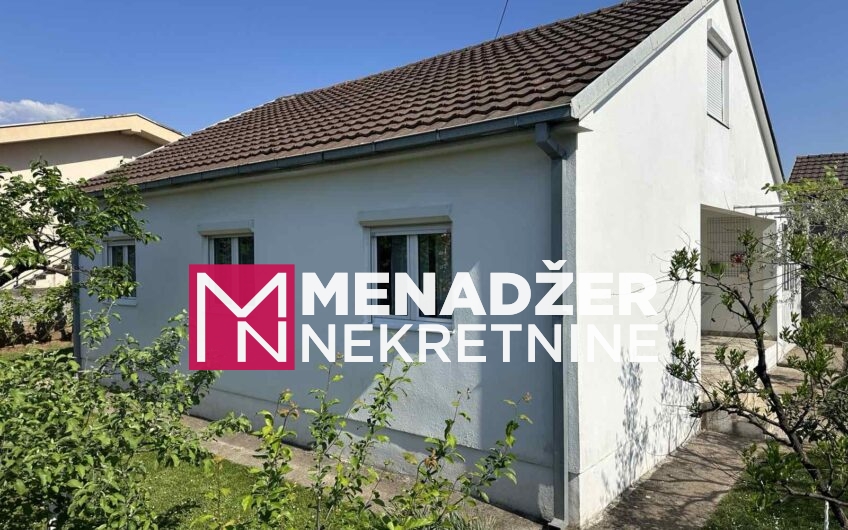 KUĆA 120 m2, GARAŽA 30 m2, PLAC 380 m2- TOLOŠI