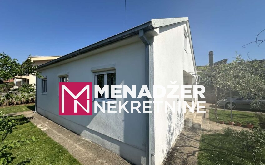 KUĆA 120 m2, GARAŽA 30 m2, PLAC 380 m2- TOLOŠI