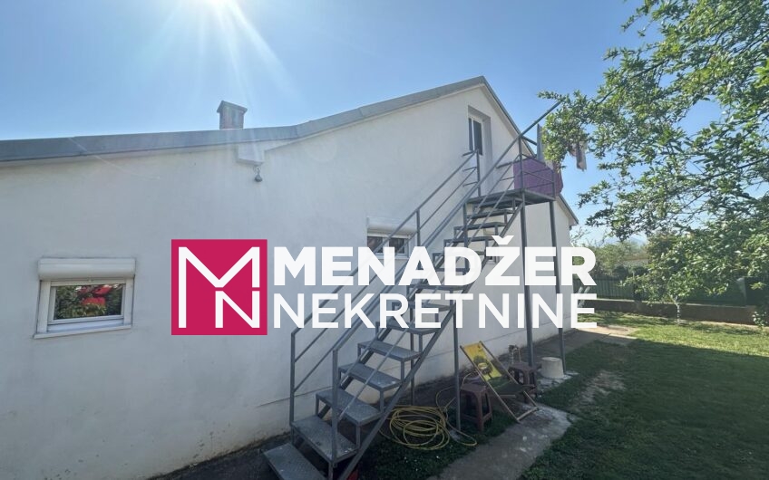 KUĆA 120 m2, GARAŽA 30 m2, PLAC 380 m2- TOLOŠI