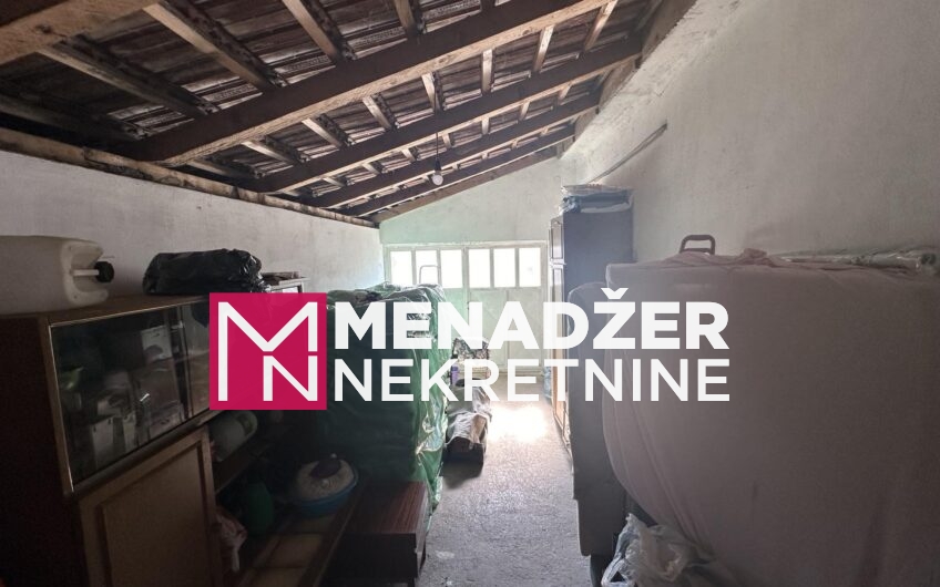 KUĆA 120 m2, GARAŽA 30 m2, PLAC 380 m2- TOLOŠI