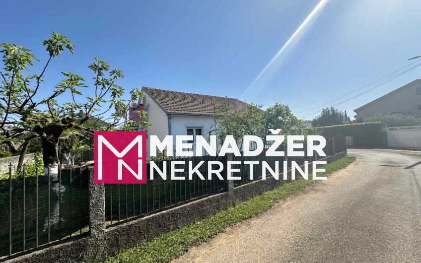 KUĆA 120 m2, GARAŽA 30 m2, PLAC 380 m2- TOLOŠI