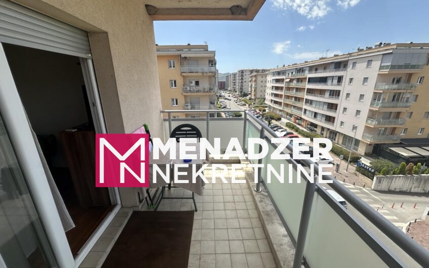JEDNOSOBAN NAMJEŠTEN STAN 50 m², GARAŽA – CITY KVART