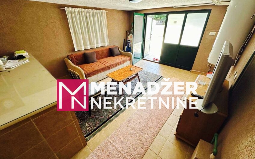KUĆA 240 m2 – STARI AERODROM