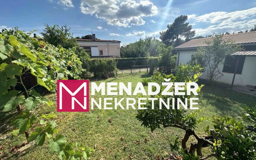 KUĆA 55 m² + 35 m² POMOĆNA KUĆA 35 m², PLAC 280 m² – MASLINE