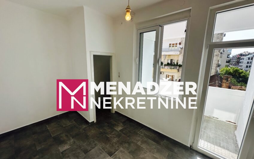 DVOSOBAN PRAZAN STAN 70 m2- CENTAR