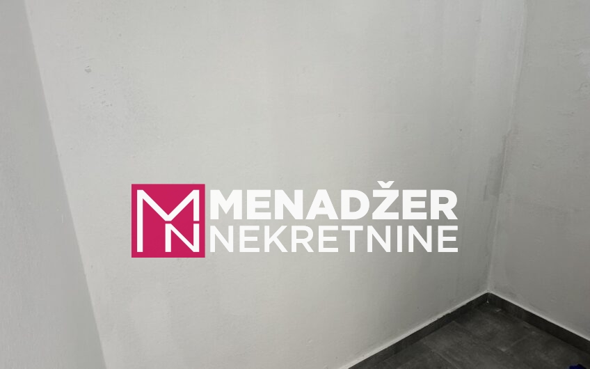 DVOSOBAN PRAZAN STAN 70 m2- CENTAR