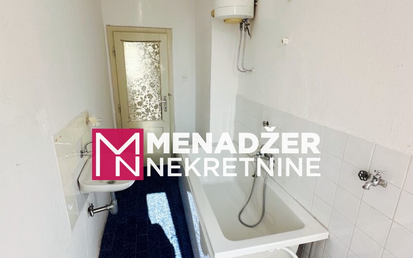 DVOSOBAN PRAZAN STAN 70 m2- CENTAR
