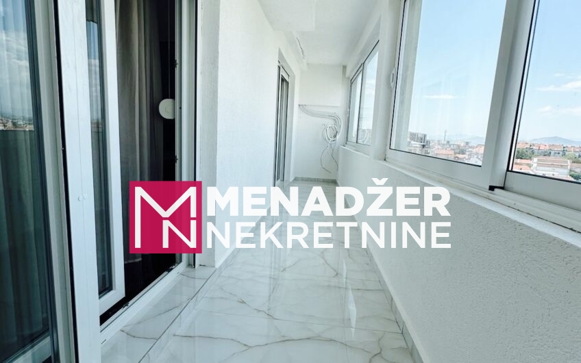 ČETVOROSOBAN LUX NAMJEŠTEN STAN 220 m² – STARI AERODROM
