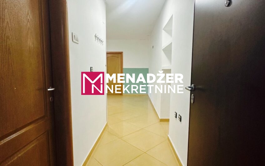 POSLOVNI PROSTOR 60 m² – PREKO MORAČE