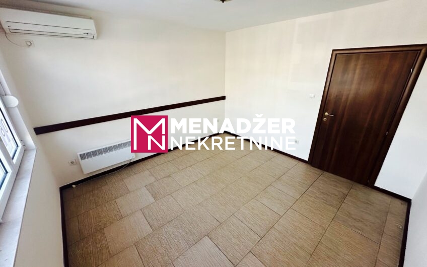 POSLOVNO – KANCELARIJSKI PROSTOR 50 m² – PREKO MORAČE