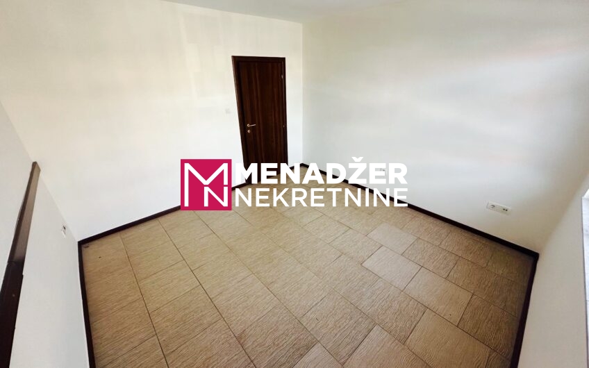 POSLOVNO – KANCELARIJSKI PROSTOR 50 m² – PREKO MORAČE