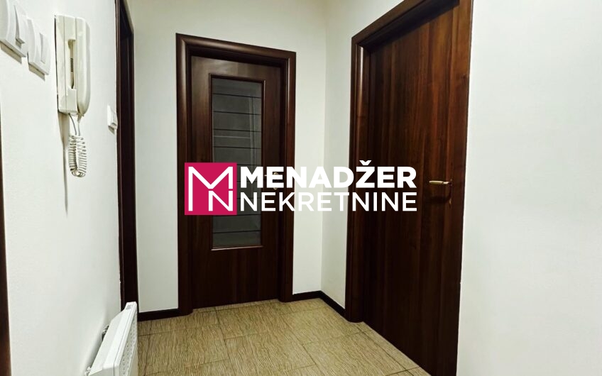 POSLOVNO – KANCELARIJSKI PROSTOR 50 m² – PREKO MORAČE