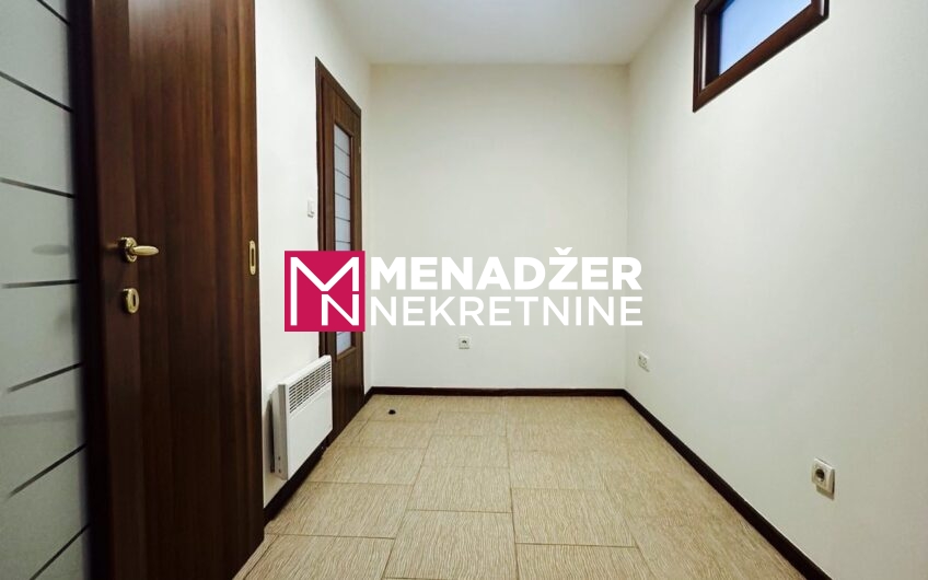POSLOVNO – KANCELARIJSKI PROSTOR 50 m² – PREKO MORAČE