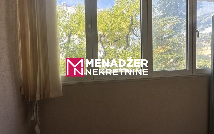 POSLOVNO – KANCELARIJSKI PROSTOR 50 m² – PREKO MORAČE