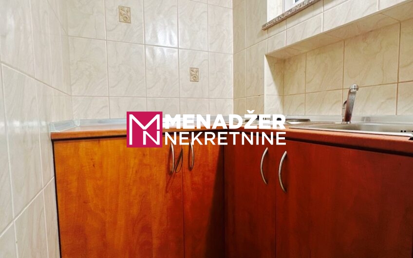 POSLOVNO – KANCELARIJSKI PROSTOR 50 m² – PREKO MORAČE