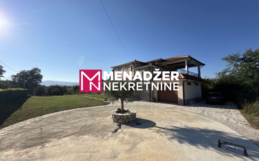 KUĆA LUX NAMJEŠTENA 220 m² – PRIČELjE