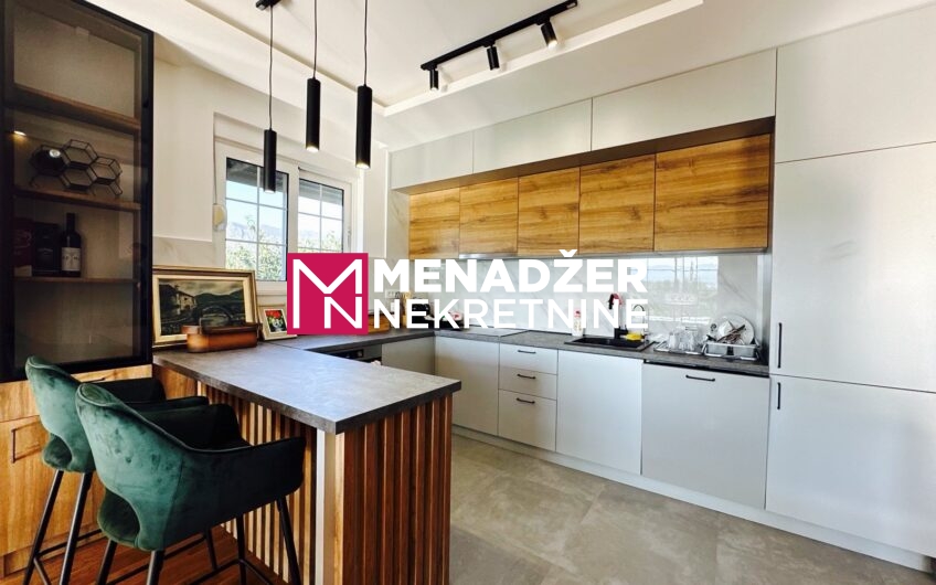 KUĆA LUX NAMJEŠTENA 220 m² – PRIČELjE