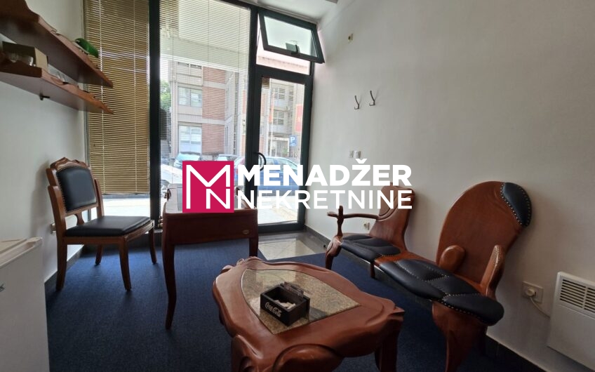 POSLOVNO – KANCELARIJSKI PROSTOR 25 m² – PREKO MORAČE